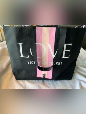 VICTORIA SECRET "Love" Carry All Tote, NWT